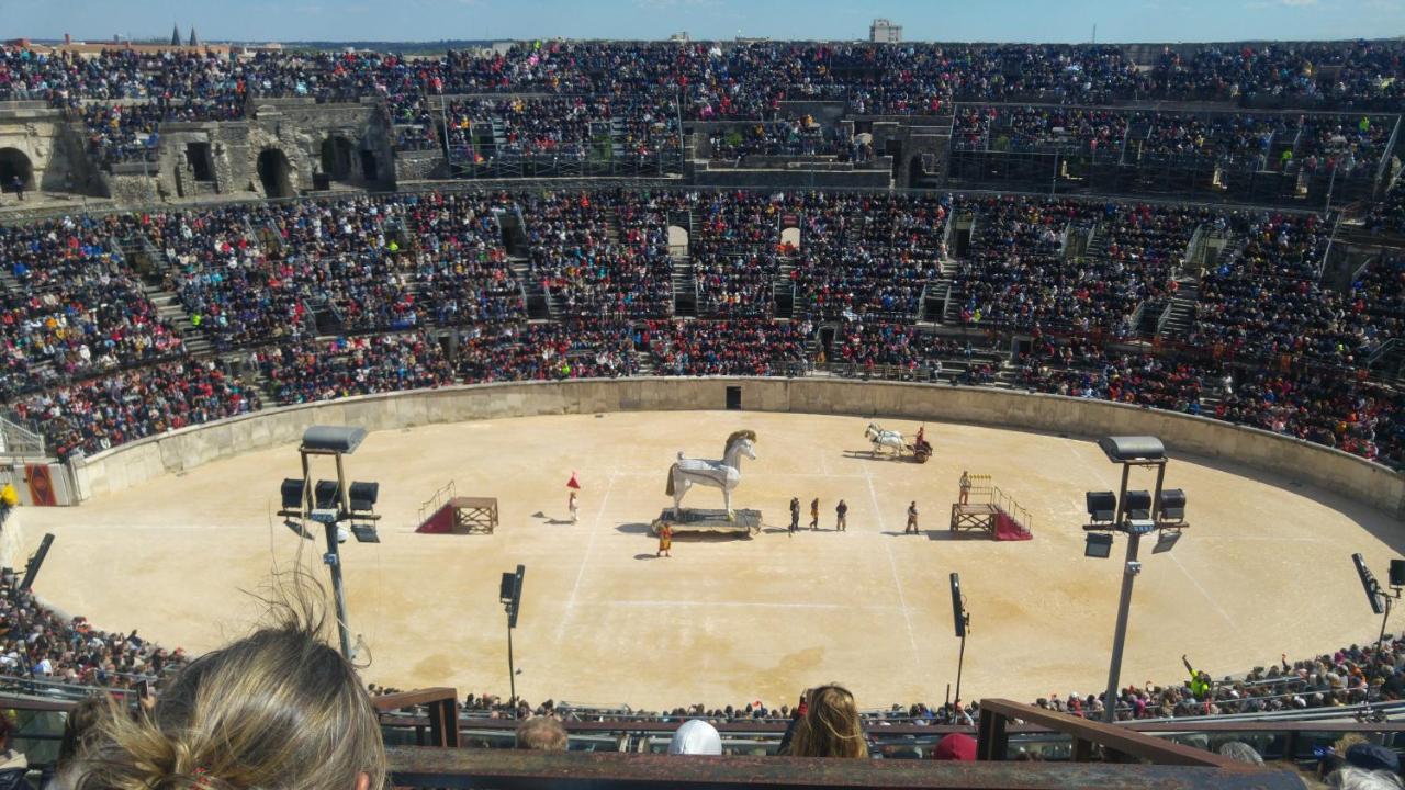 De En Camargue ☆☆nn Vauvert